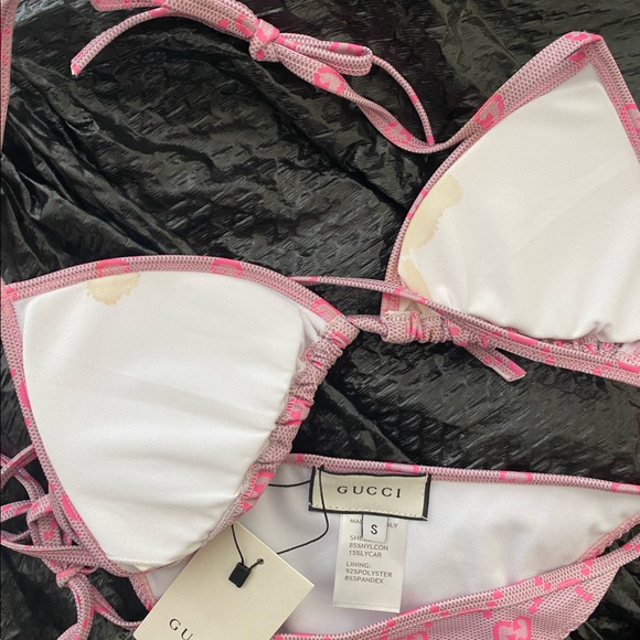 Bikini - Picture 3 of 3